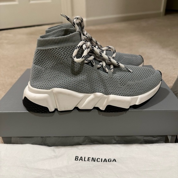 Used, good condition. 100% authentic - Picture 2 of 6